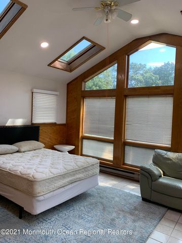 135 Ampere Avenue, Oakhurst, NJ 07755