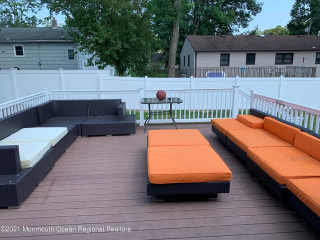 135 Ampere Avenue, Oakhurst, NJ 07755