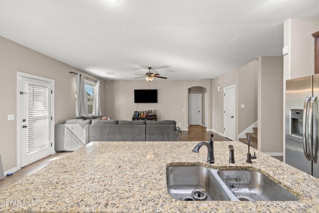 14308 MAPLE LEAVES Court, El Paso, TX 79938