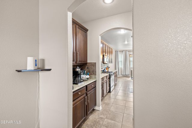 14308 MAPLE LEAVES Court, El Paso, TX 79938