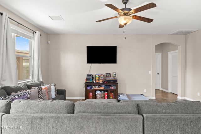 14308 MAPLE LEAVES Court, El Paso, TX 79938