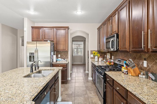 14308 MAPLE LEAVES Court, El Paso, TX 79938