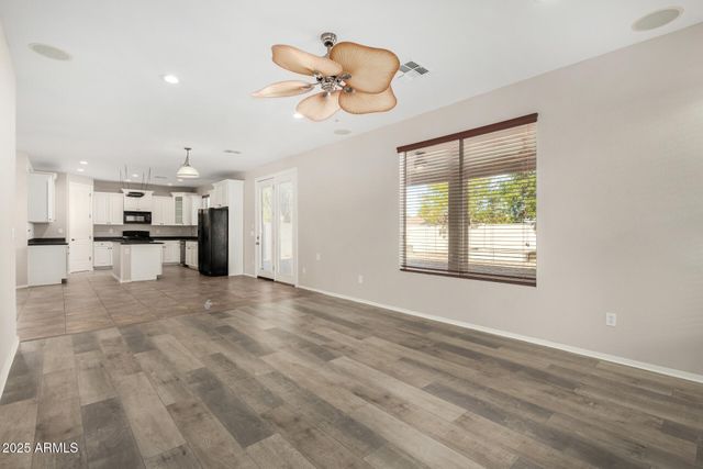 1036 E OAK Road, San Tan Valley, AZ 85140