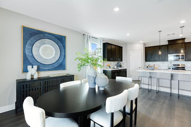 8085 Gwinn Cir, Elk Grove, CA 95757