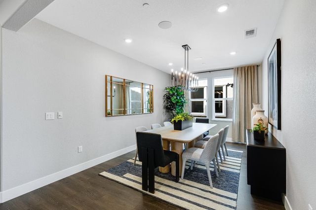 8085 Gwinn Cir, Elk Grove, CA 95757