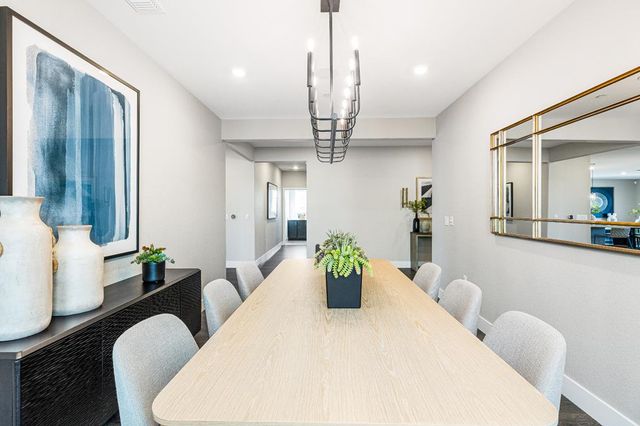 8085 Gwinn Cir, Elk Grove, CA 95757