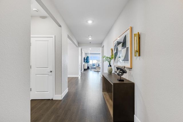 8085 Gwinn Cir, Elk Grove, CA 95757