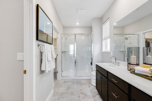 8085 Gwinn Cir, Elk Grove, CA 95757