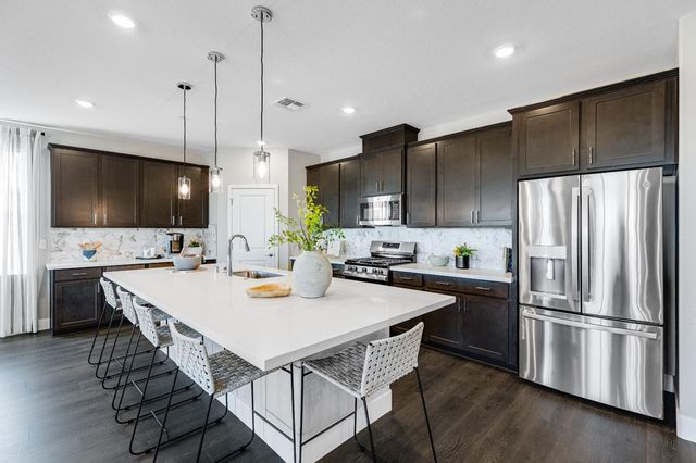 8085 Gwinn Cir, Elk Grove, CA 95757