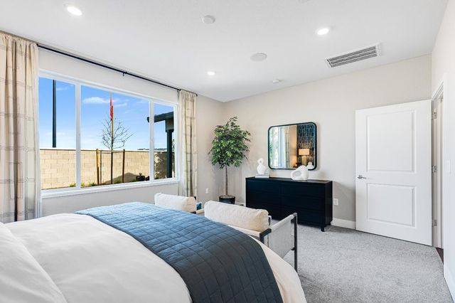 8085 Gwinn Cir, Elk Grove, CA 95757