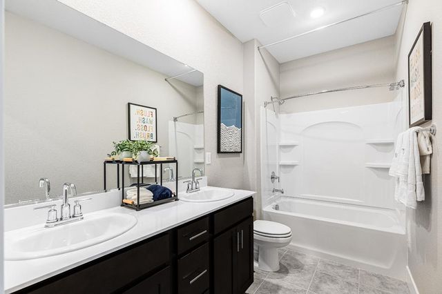 8085 Gwinn Cir, Elk Grove, CA 95757