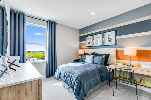 8085 Gwinn Cir, Elk Grove, CA 95757