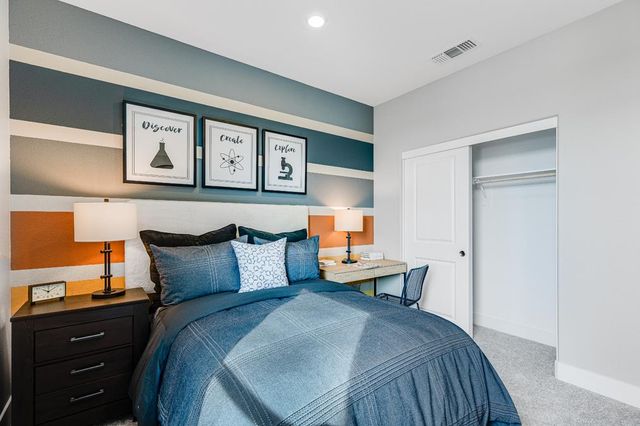 8085 Gwinn Cir, Elk Grove, CA 95757