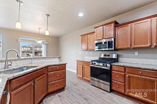 8 N Wooddale Ave., Eagle, ID 83616