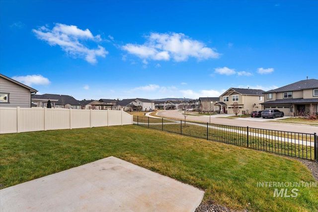 8 N Wooddale Ave., Eagle, ID 83616