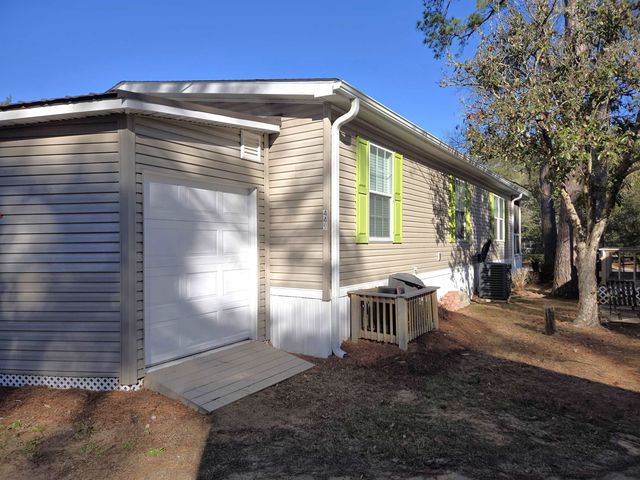 449 East Bank Dr., Murrells Inlet, SC 29576