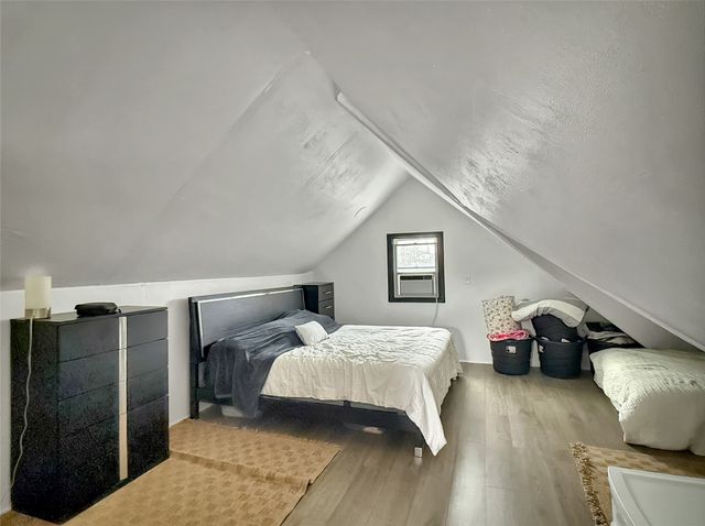 406 1st Street E, Altoona, IA 50009