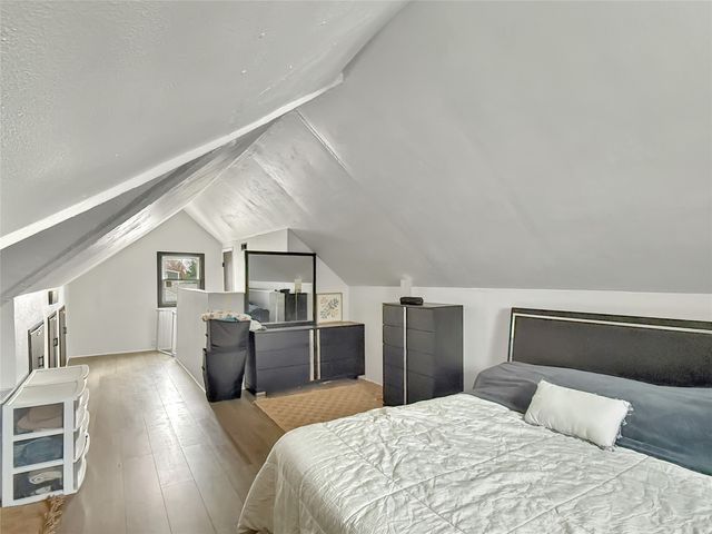 406 1st Street E, Altoona, IA 50009