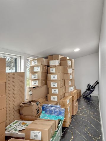 406 1st Street E, Altoona, IA 50009