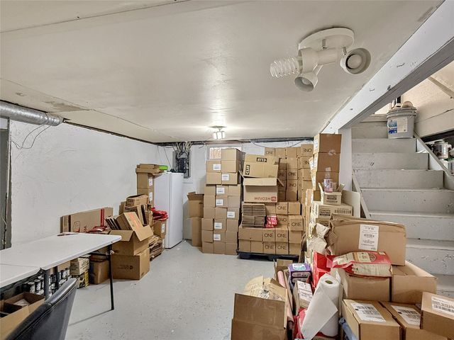 406 1st Street E, Altoona, IA 50009