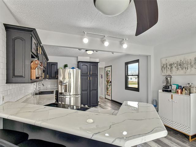 406 1st Street E, Altoona, IA 50009