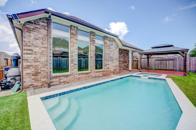 4804 Ladona Court, League City, TX 77573