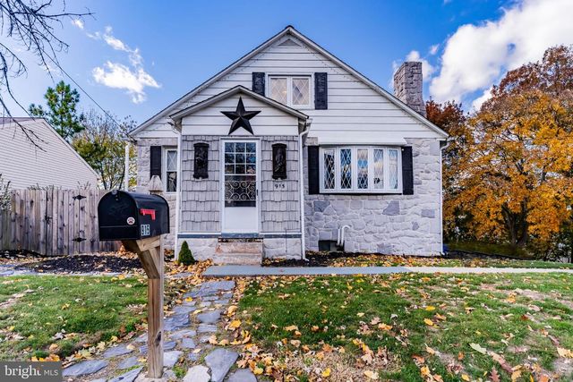 915 MAIN ST, Harrisburg, PA 17113