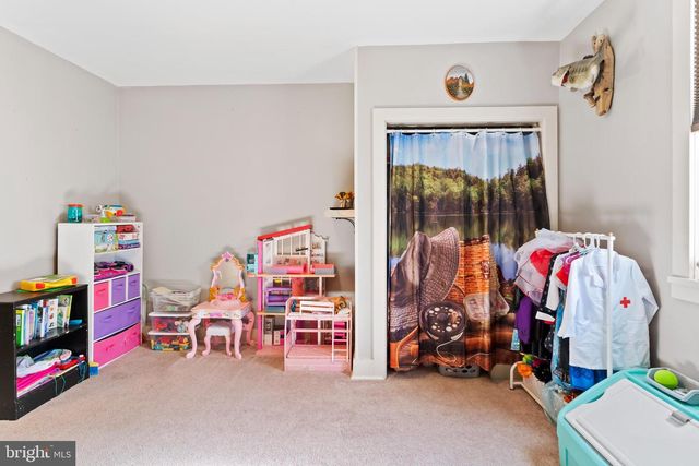 915 MAIN ST, Harrisburg, PA 17113