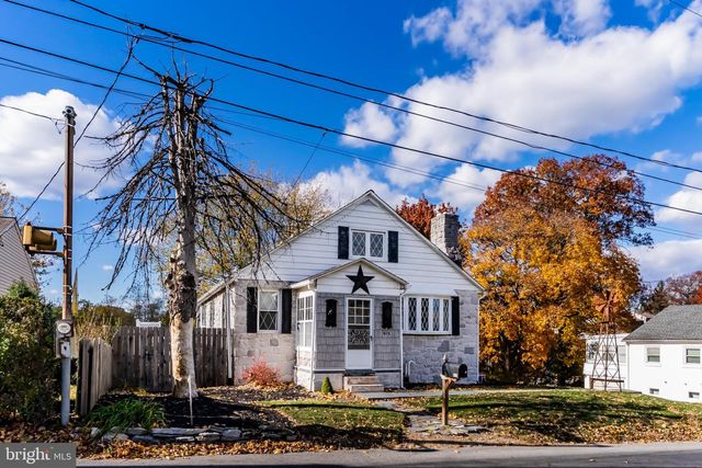 915 MAIN ST, Harrisburg, PA 17113