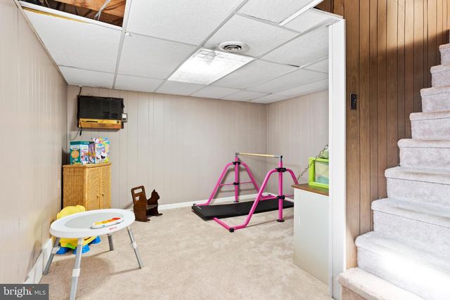 915 MAIN ST, Harrisburg, PA 17113