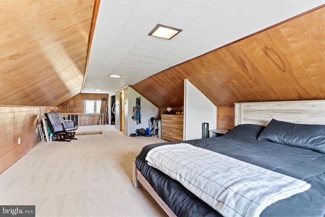 915 MAIN ST, Harrisburg, PA 17113