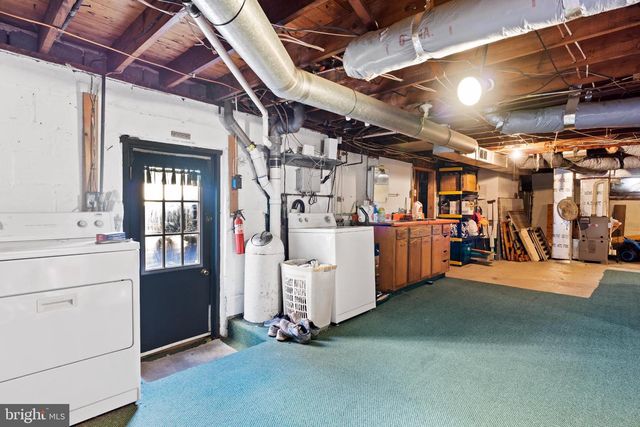 915 MAIN ST, Harrisburg, PA 17113