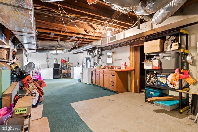 915 MAIN ST, Harrisburg, PA 17113