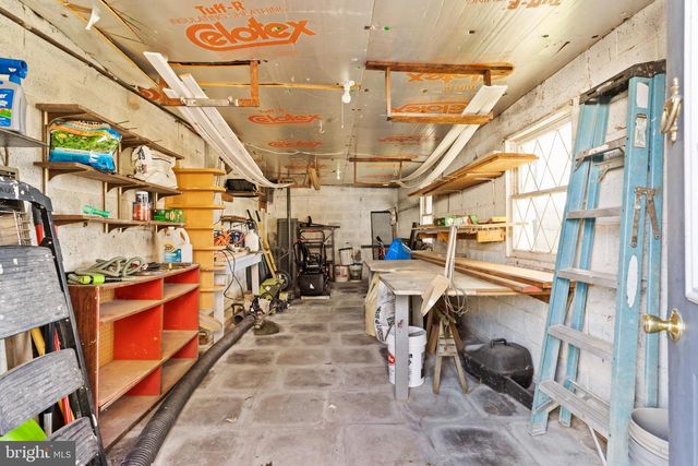 915 MAIN ST, Harrisburg, PA 17113