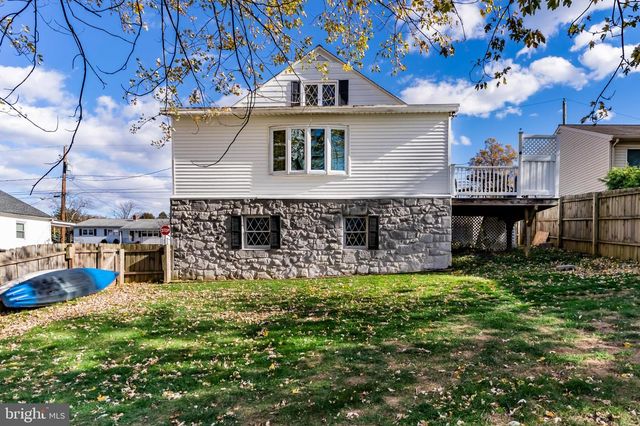 915 MAIN ST, Harrisburg, PA 17113