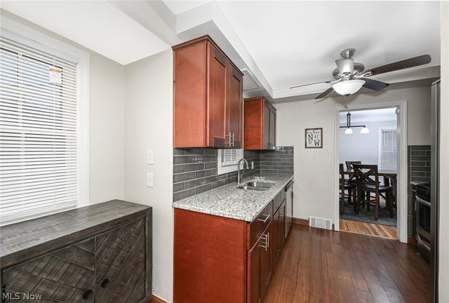 3699 Bainbridge Road, Cleveland Heights, OH 44118