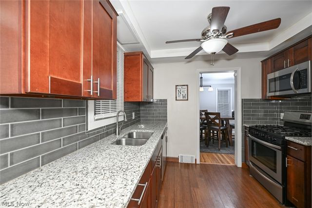 3699 Bainbridge Road, Cleveland Heights, OH 44118