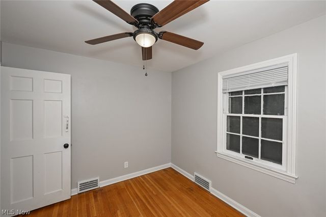 3699 Bainbridge Road, Cleveland Heights, OH 44118