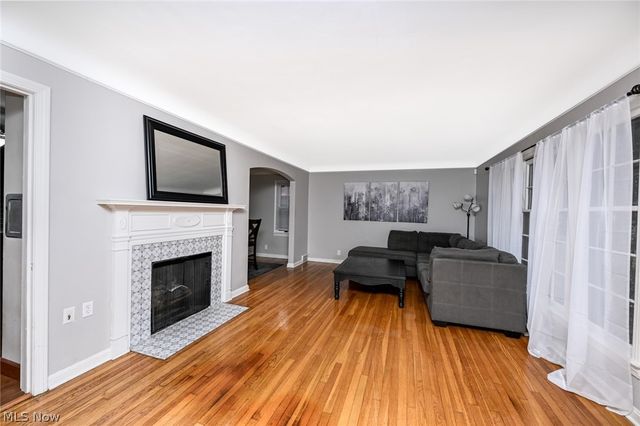 3699 Bainbridge Road, Cleveland Heights, OH 44118
