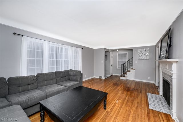 3699 Bainbridge Road, Cleveland Heights, OH 44118