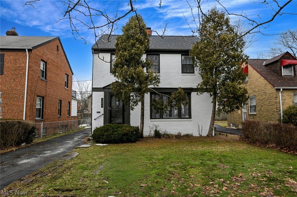 3699 Bainbridge Road, Cleveland Heights, OH 44118