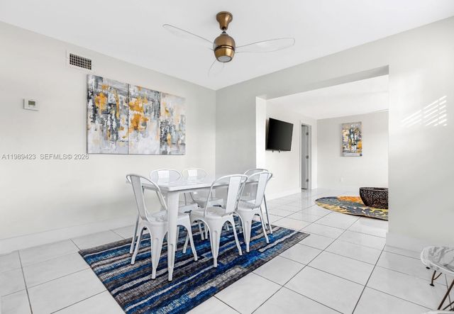 38 Miami Gardens Rd, West Park, FL 33023