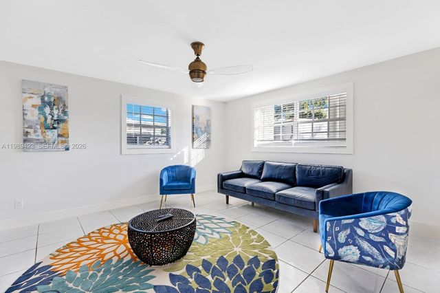 38 Miami Gardens Rd, West Park, FL 33023