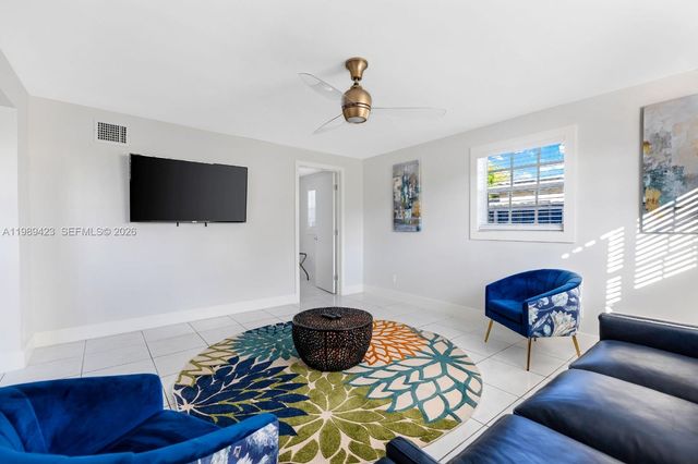 38 Miami Gardens Rd, West Park, FL 33023