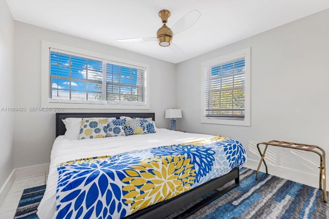 38 Miami Gardens Rd, West Park, FL 33023