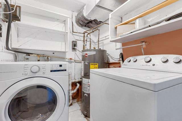 38 Miami Gardens Rd, West Park, FL 33023