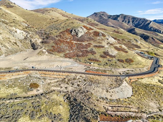 2438 S CANNON POINT DR, Salt Lake City, UT 84109