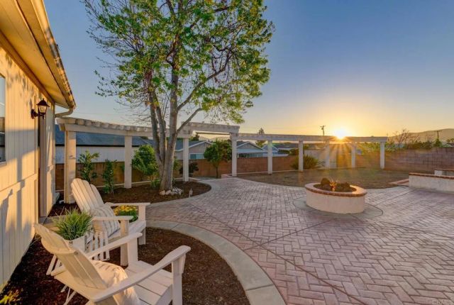 9243 Stoyer Dr., Santee, CA 92071