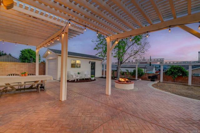 9243 Stoyer Dr., Santee, CA 92071