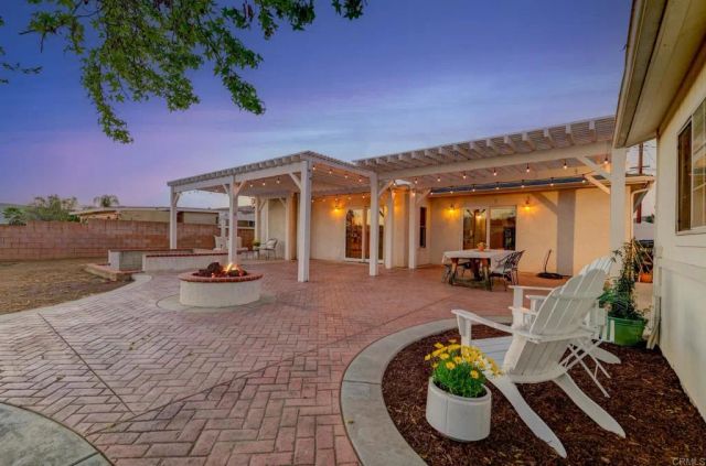 9243 Stoyer Dr., Santee, CA 92071